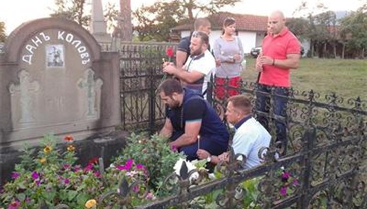 Hай-добрият български ММА боец Благой Иванов-Багата е посетил гроба на легендарния Дан Колов, преди да замине за САЩ