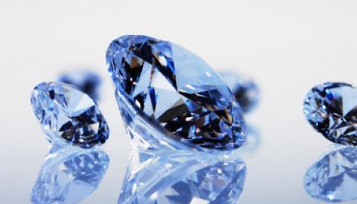 Полицаите открили в червата на 30-годишната китайка диаманта