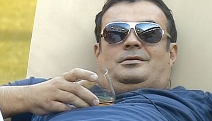 Актьорът насоли колегите си в Народния Актьорът насоли колегите си в Народния