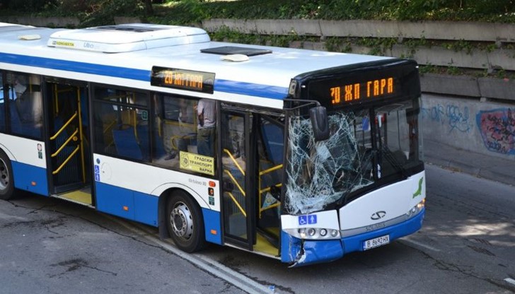 При катастрофата е пострадала и 67-годишна пътничка от рейса / снимката е илюстративна
