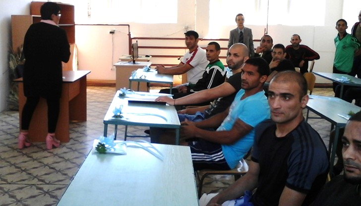 Засилва се обучението в професионална насока, която да позволява реализация след изтърпяване на наказанието