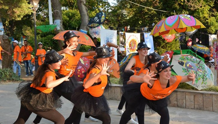 По покана на организаторите, балерините от „Импулс” представиха магията на танца в четири концерта