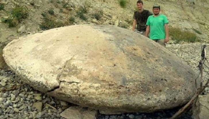 Учените от Жирновския музей подхождат по-рационално и изследват 4-метровия каменен диск