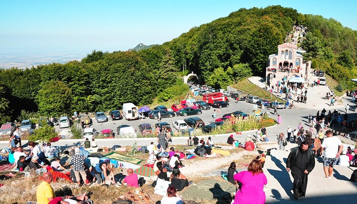 Нощно бдение и молитви за здраве на Родопската Света гора Нощно бдение и молитви за здраве на Родопската Света гора