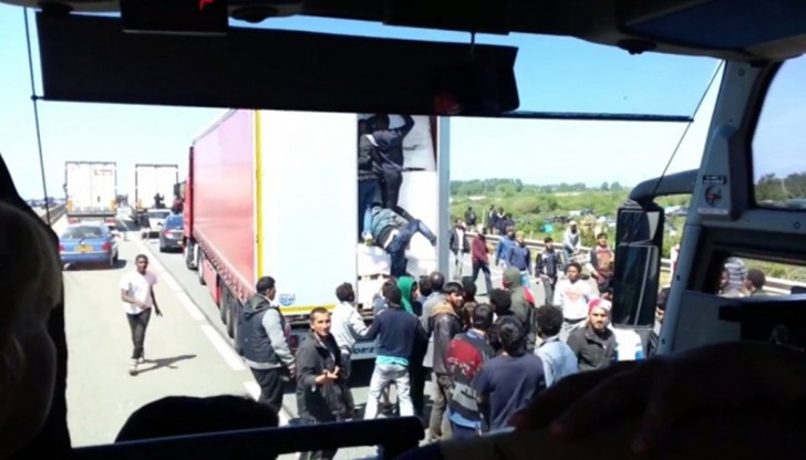 Солунската полиция разби канал за трафик на имигранти, оглавен от български гражданин