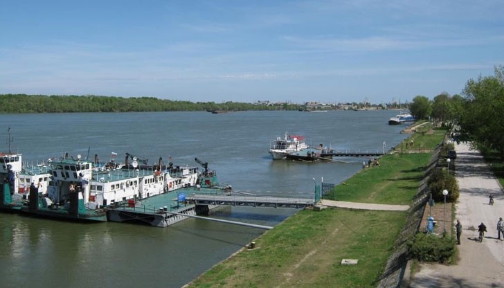 Предстояща рехабилитация на кейовата стена ще позволи Русе да посреща кораби целогодишно Предстояща рехабилитация на кейовата стена ще позволи Русе да посреща кораби целогодишно