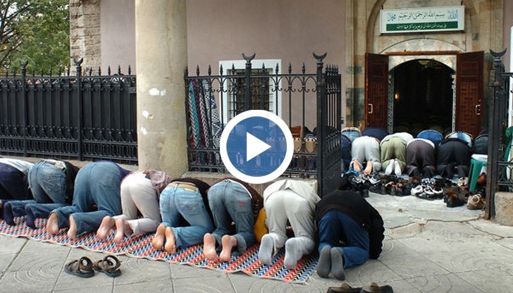 Според ген. Атанасов в България мюсюлманските домове се ползват много отдавна за политическа дейност, за услуга на ДПС