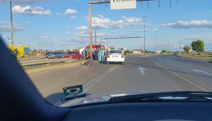 Мъжът падна от велосипеда и остана неподвижен
