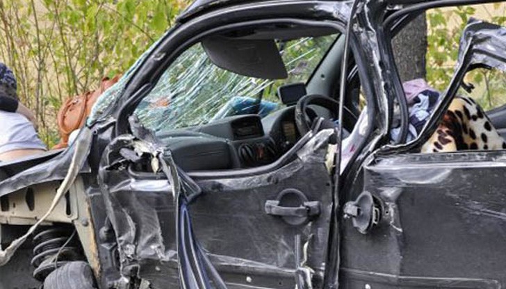 47-годишната варненка е загубила контрол над колата, която е излязла е извън платното