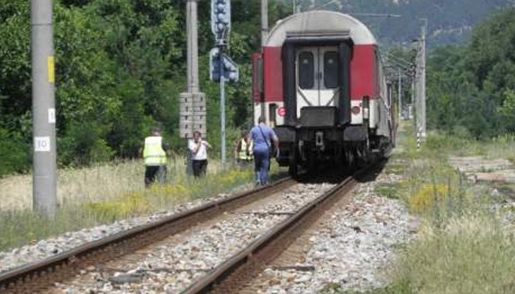 Инцидентът стана в 5 ч на жп гарата в Димитровград, а след час и половина 31-годишният мъж бе заловен