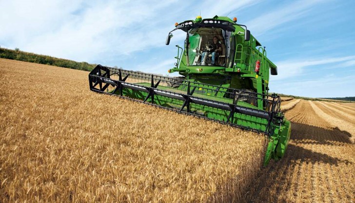 40-годишна жена почина, след като бе затисната от хедер на комбайн 40-годишна жена почина, след като бе затисната от хедер на комбайн