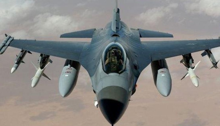 Самолети на сирийската армия са започнали една от най-тежките бомбардировки над Палмира Самолети на сирийската армия са започнали една от най-тежките бомбардировки над Палмира