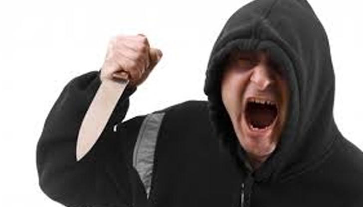 Психопатът е започнал да вилнее малко преди 20 часа тази вечер /снимката е илюстративна/ Психопатът е започнал да вилнее малко преди 20 часа тази вечер /снимката е илюстративна/