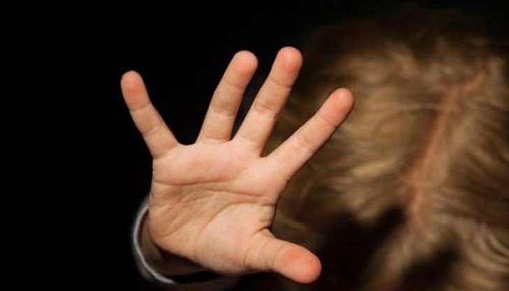 23-годишният лейтенант се е изплашил, че детето ще разкаже всичко на родителите си 23-годишният лейтенант се е изплашил, че детето ще разкаже всичко на родителите си