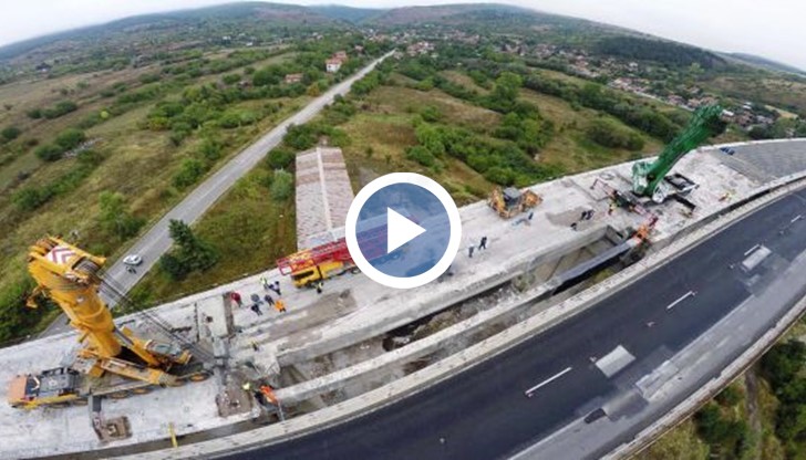 По време на сложната операция от съображение за сигурност беше напълно спряно движението по магистралата за повече час