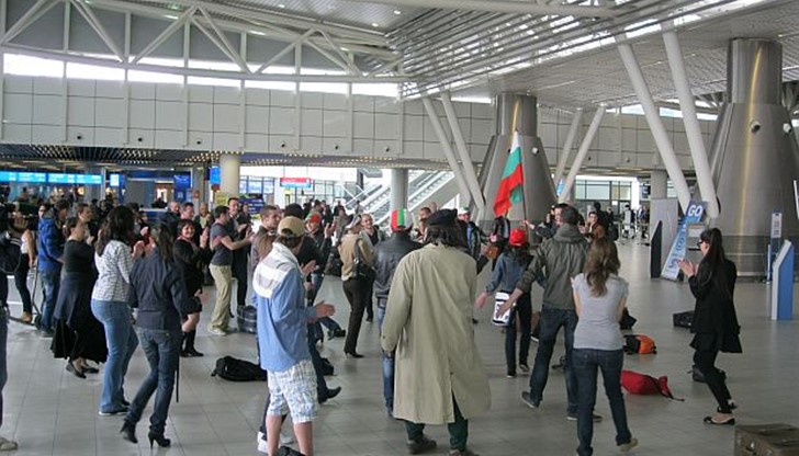 Бавят с повече от час полета за Лондон Бавят с повече от час полета за Лондон