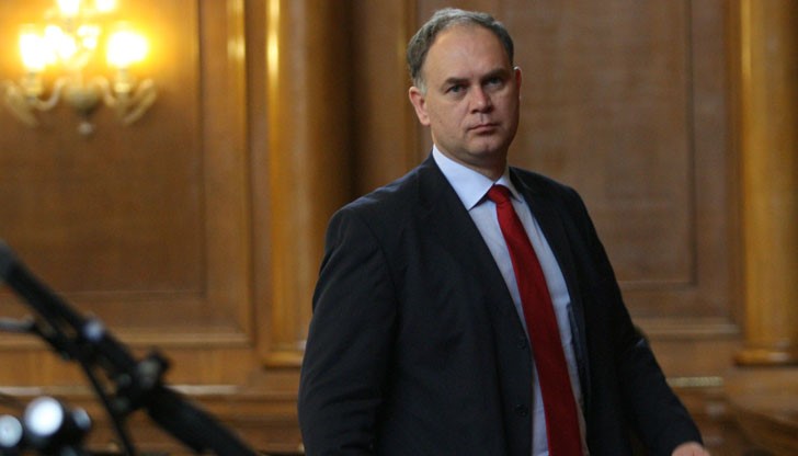 Единодушно прекратиха членството на депутата в Столетницата Единодушно прекратиха членството на депутата в Столетницата