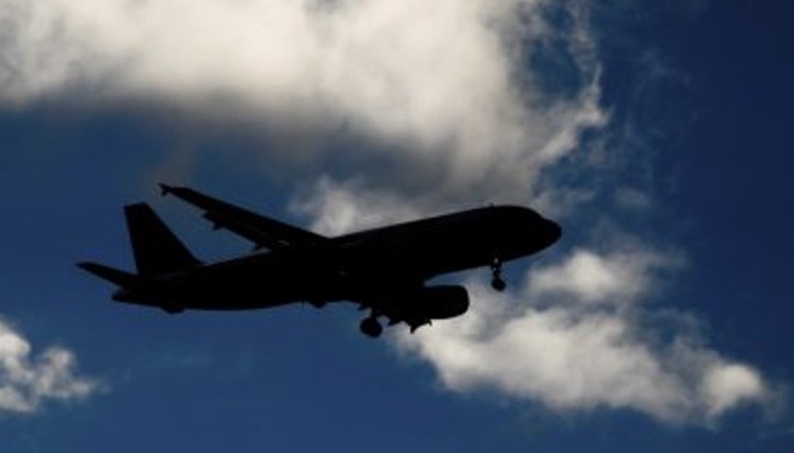 Самолетът е имал 7 души на борда, включително и пациент