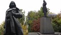 Вижте как замениха паметник на Ленин с Дарт Вейдър
