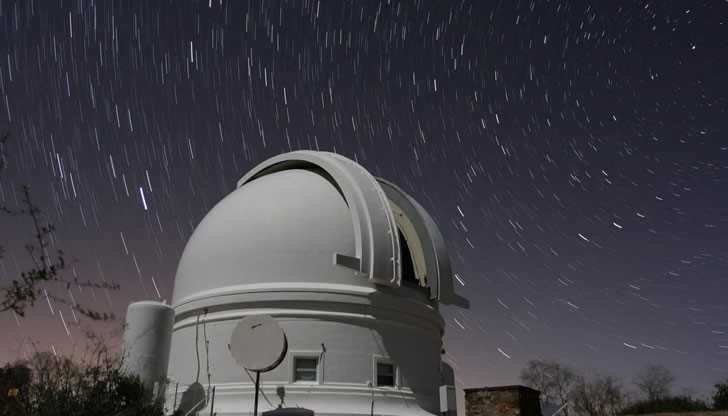 Не е необходимо да сте луд, за да работите тук, но все пак помага, отбелязват от Националната астрономическа обсерватория