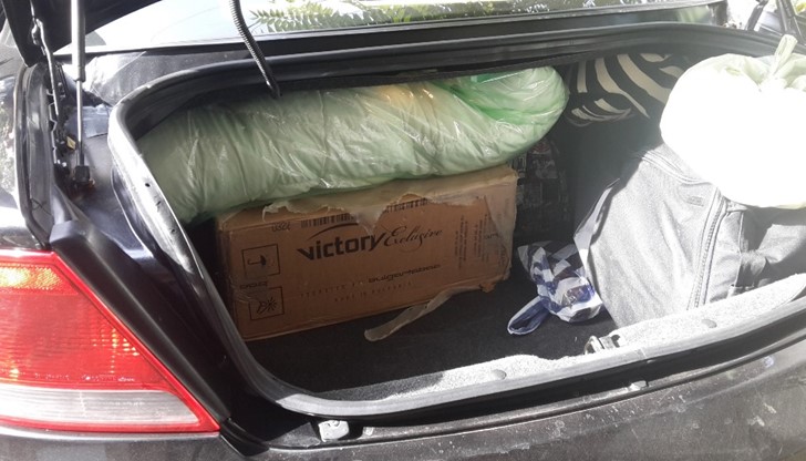 Митническите служители открили 500 кутии цигари от популярната марка „Victory Exclusive"