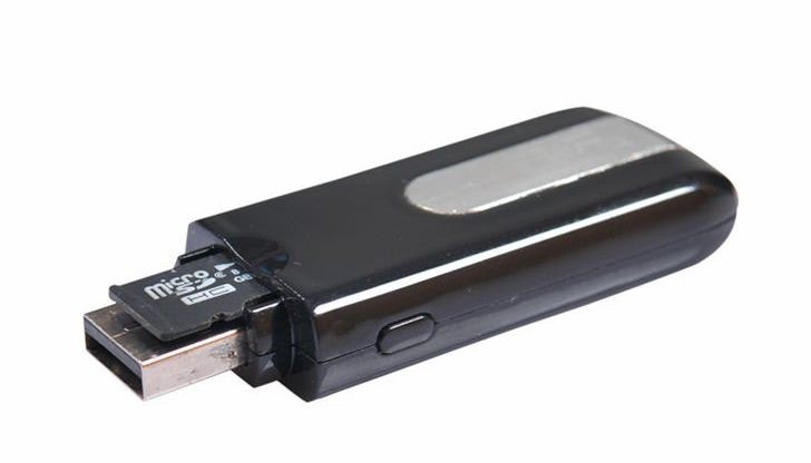 Руски компютърен специалист е разработил устройство способна само за няколко секунди да „изпържи“ всеки компютър Руски компютърен специалист е разработил устройство способна само за няколко секунди да „изпържи“ всеки компютър