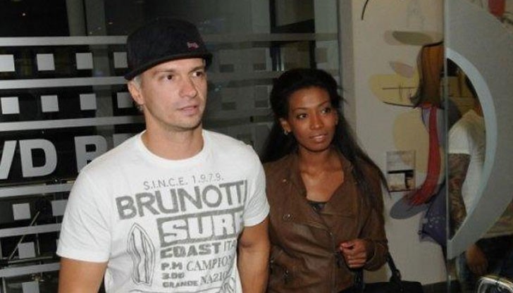 С мулатката Мариана чакат бебе през пролетта С мулатката Мариана чакат бебе през пролетта