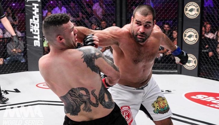 Благой Иванов ще защитава за първи път Световната си титла в смесените бойни изкуства на WSOF в тежка категория тази нощ Благой Иванов ще защитава за първи път Световната си титла в смесените бойни изкуства на WSOF в тежка категория тази нощ