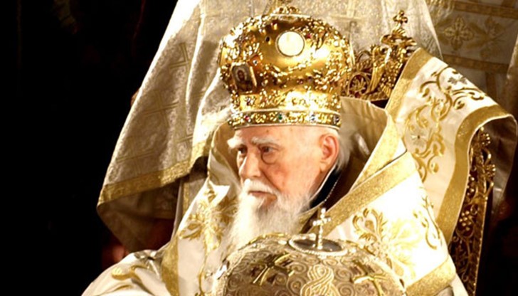 На 31-ви октомври всички заедно ще отправят молитва за покоя на писнопаметния патриарх, ще бъде отслужена и панихида на гроба на патриарх Максим по повод 3 години от неговата кончина