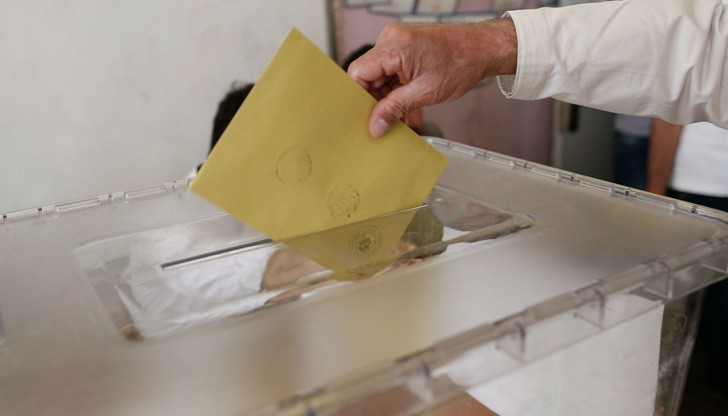 Крайният срок е днес, а от общинската администрация са осигурили дежурни и в почивния ден