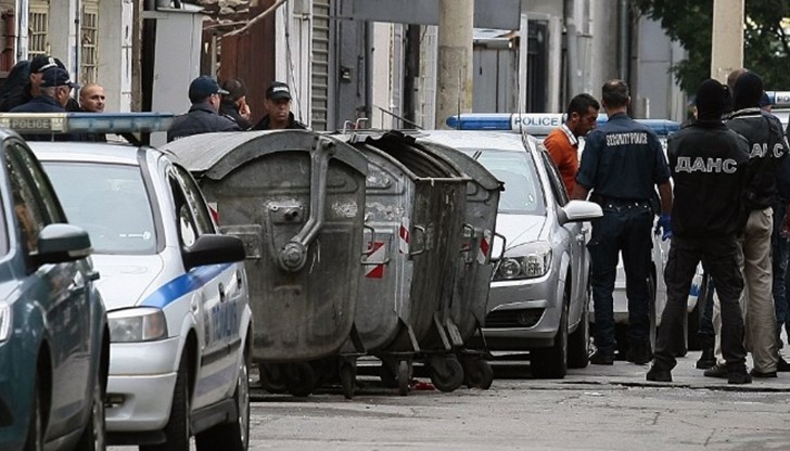 Наташа К. от Берковица е била задържана в Бургас рано сутринта в четвъртък при опит да транспортира седем нелегални имигранти