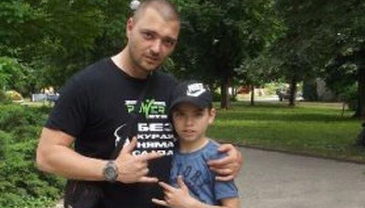 Куп участници от последния сезон на "Сървайвър" България са не само в приятелския кръг на охранителя Димитър, но и взимат дейно участие в подпомагането на лечението на сина му Иво.