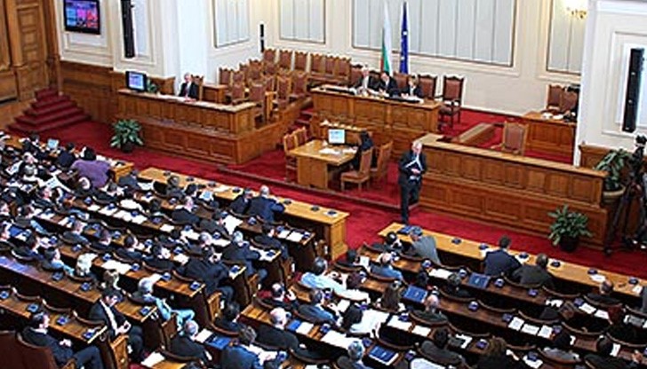 Според експерта Мика Зайкова, намаляването на работния ден ще доведе до намаляването на безработицата