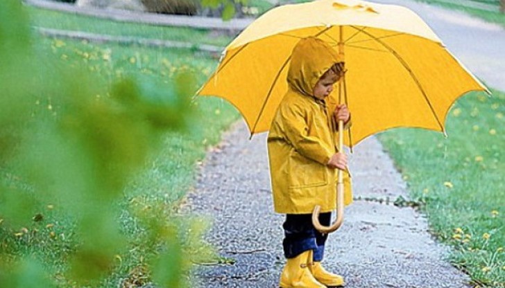 Над страната ще има значителна облачност, с валежи от дъжд