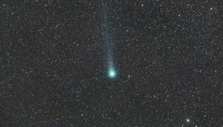 Кометата C / 2014 Q2 (Lovejoy) снимана от астронома любител Фабрис Ноел, на 50 км южно от Париж