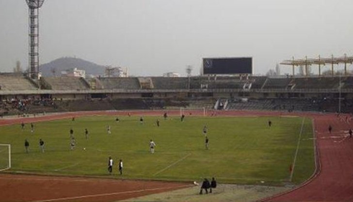 Екипи на полицията и жандармерията са обградили стадиона и влизат вътре Екипи на полицията и жандармерията са обградили стадиона и влизат вътре