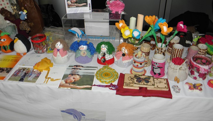 Ръчно изработени изделия, привлякоха много български и чуждестранни гости