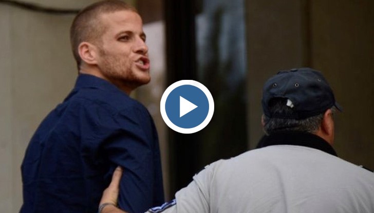 От кадрите и снимките във фейсбук се вижда, че престъпникът се радва на големи привилегии в затвора