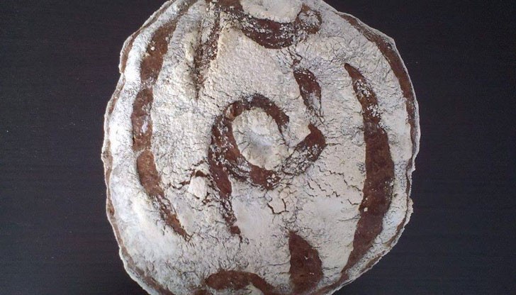 Белгийската преса също отрази подобаващо факта, че една седмица всички пекарни на фирмата на Ален Кумон ще произвеждат и предлагат хляб „Неврокоп“, който Марияна е създала по своя рецепта.