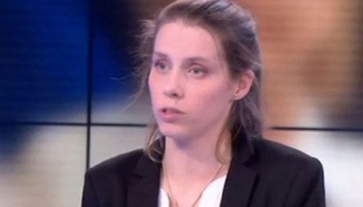 По думите на адвокат Петкова пред съда в Тур той бил роден както с мъжки, така и с женски полови органи По думите на адвокат Петкова пред съда в Тур той бил роден както с мъжки, така и с женски полови органи