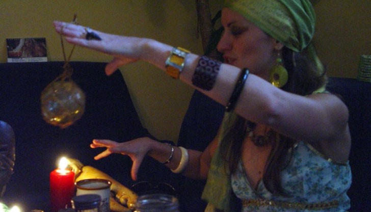 Най-голямата им плячка е 4 бона от 90-годишна баба / Снимката е илюстративна Най-голямата им плячка е 4 бона от 90-годишна баба / Снимката е илюстративна