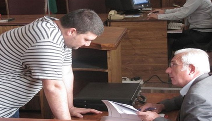 Предприемачът е обвинен в контрабанда на близо 60 кг кокаин за 2 727 645 лв. и в незаконно притежаване на 111 патрона за огнестрелно оръжие