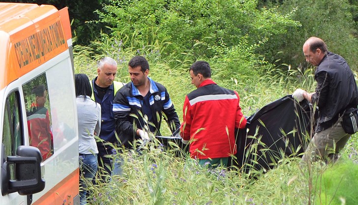 Трупът е закаран за аутопсия в болница / снимката е илюстративна Трупът е закаран за аутопсия в болница / снимката е илюстративна