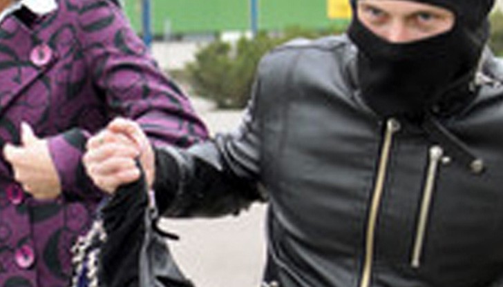 Жертвата дори не е успяла да извика за помощ, подала е жалба в полицията /снимката е илюстративна/ Жертвата дори не е успяла да извика за помощ, подала е жалба в полицията /снимката е илюстративна/