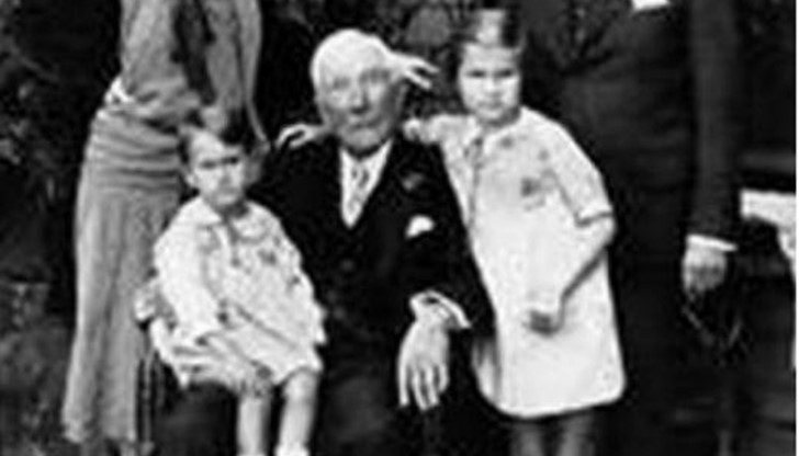 Живеещите в свищовското село Ореш се чудят кой е платил таксата от 250 000 долара, за да се гледа делото в САЩ