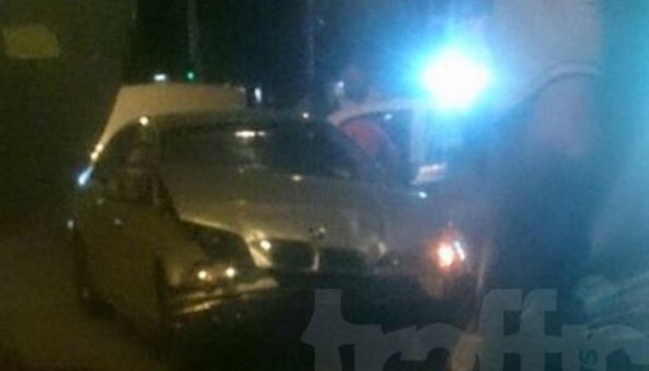 И двата автомобила са със сериозни материални щети