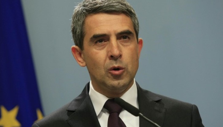 „Разстоянието между двете страни е само 300 км и изграждането на модерна транспортна инфраструктура ще насърчи бизнес контактите”, посочи Росен Плевнелиев „Разстоянието между двете страни е само 300 км и изграждането на модерна транспортна инфраструктура ще насърчи бизнес контактите”, посочи Росен Плевнелиев