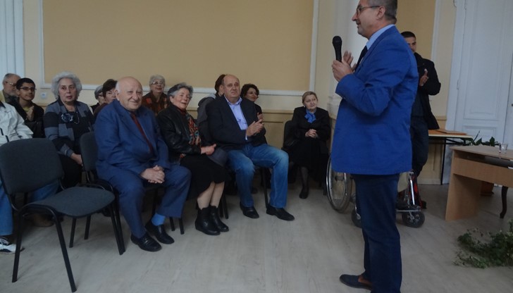 Георги Мишев бе удостоен с най-високата степен на престижното отличие за принос в културата “Златен век” – огърлие