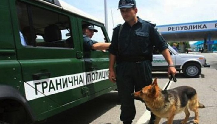 На сирийците са наложени наказания „лишаване от свобода“, чието изтърпяване е отложено за срок от 3 години, и глоба /снимката е илюстративна/ На сирийците са наложени наказания „лишаване от свобода“, чието изтърпяване е отложено за срок от 3 години, и глоба /снимката е илюстративна/