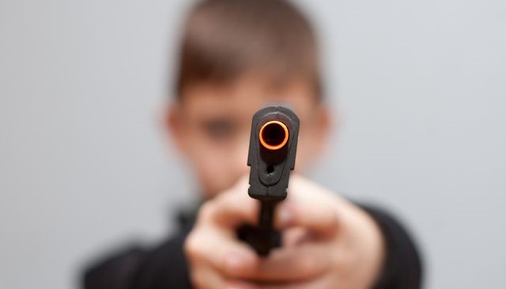 10-годишно момче почина от огнестрелна рана в гърдите